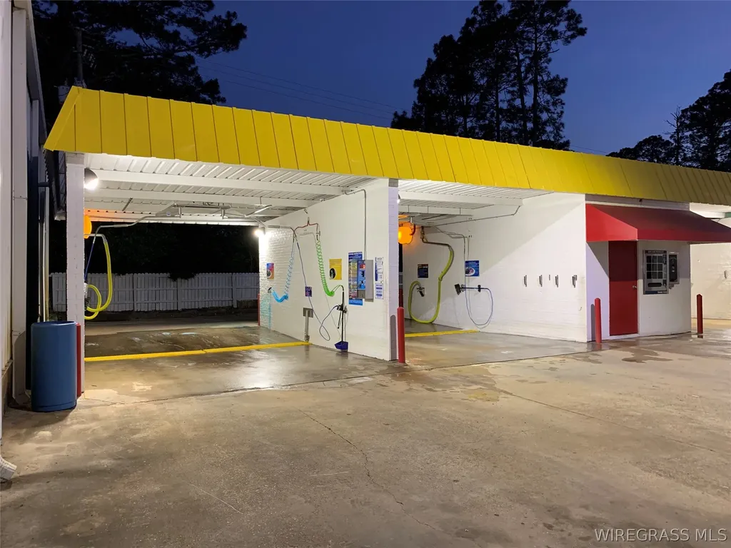 1107 W Maple Street Geneva AL 36340