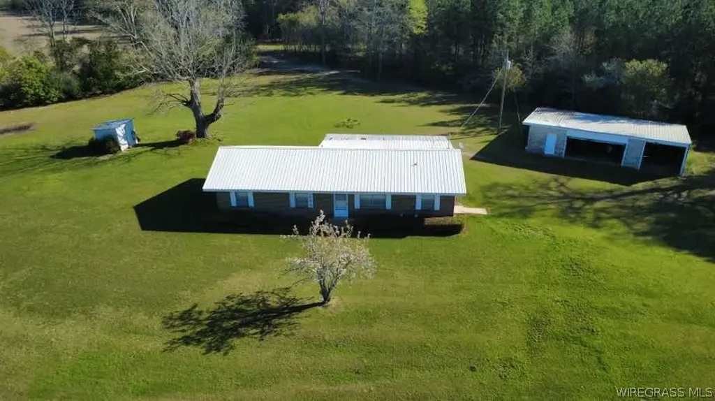 4720 W County Road 19 Ariton AL 36311