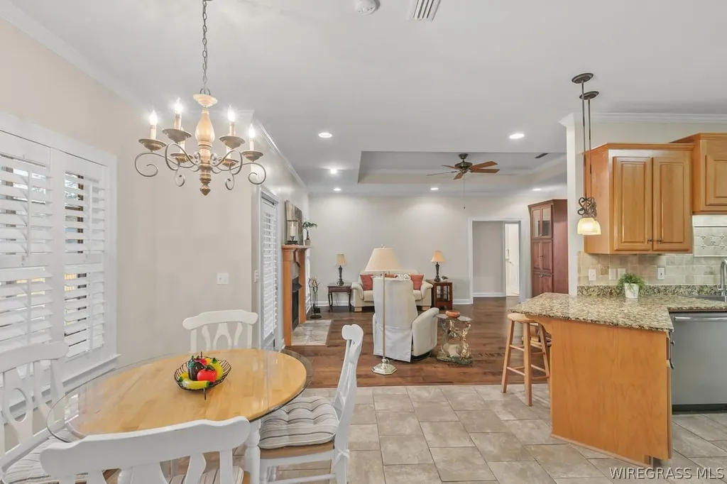 127 Glencoe Way Dothan AL 36305