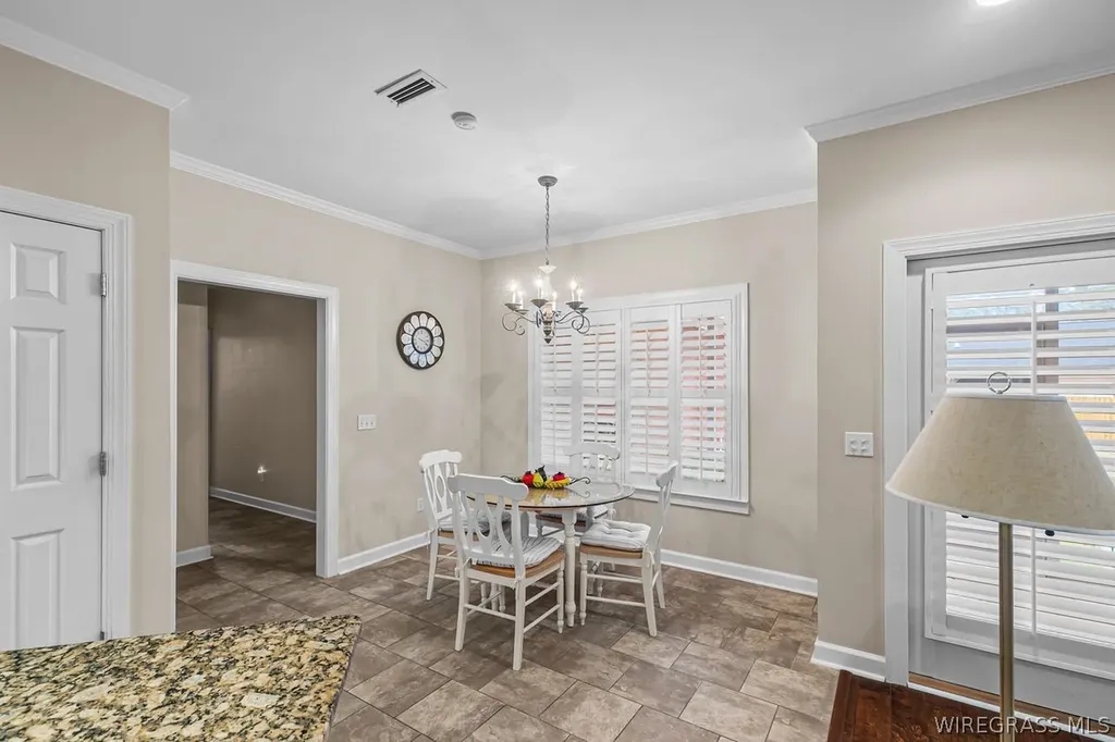 127 Glencoe Way Dothan AL 36305