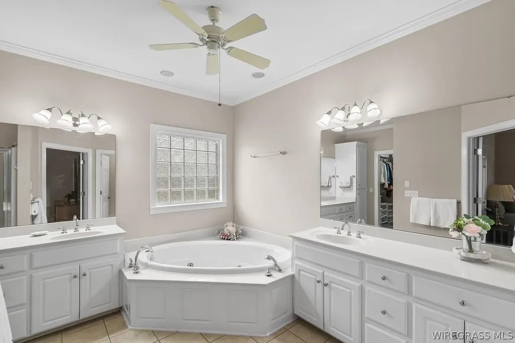 127 Glencoe Way Dothan AL 36305