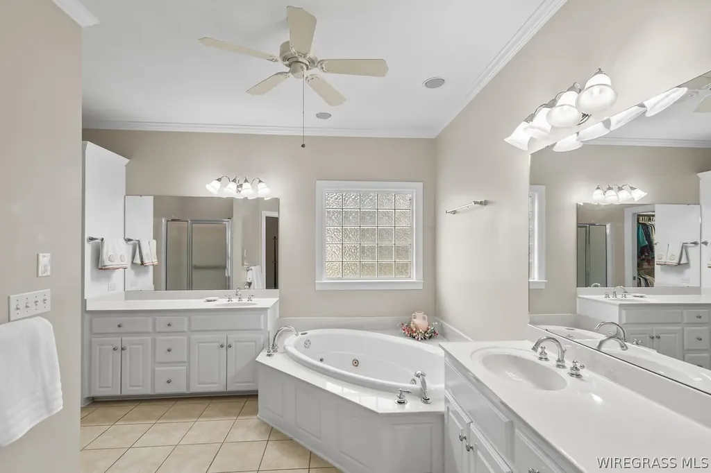 127 Glencoe Way Dothan AL 36305