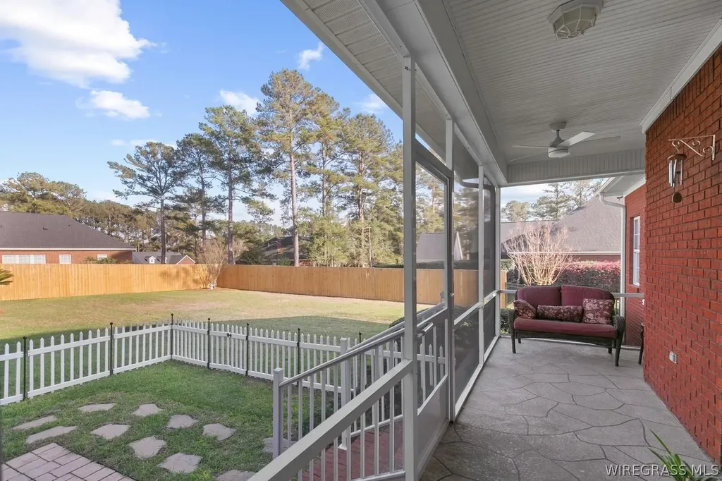 127 Glencoe Way Dothan AL 36305