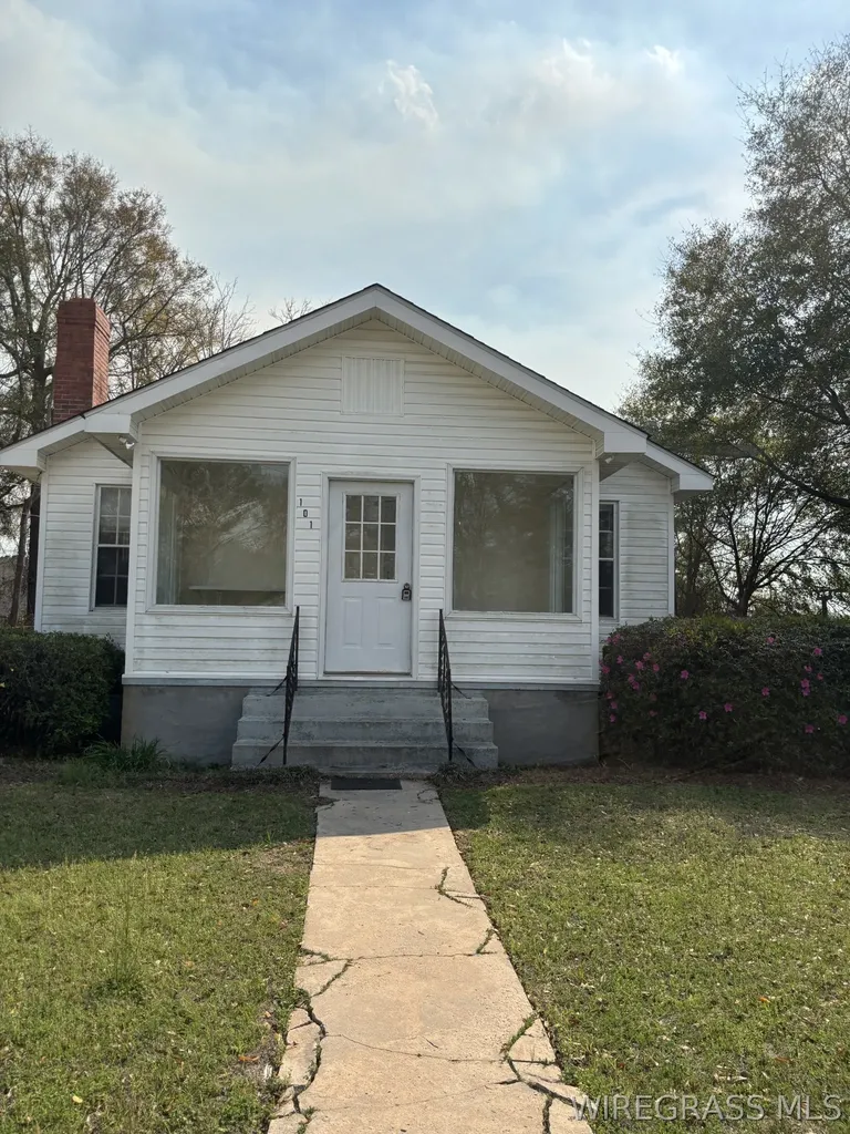 101 Azalea Street Andalusia AL 36420