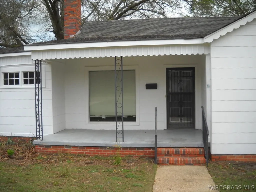 275 White Avenue Ozark AL 36360
