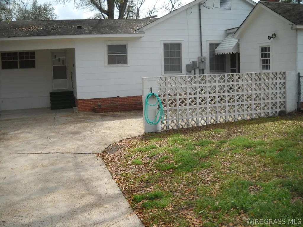 275 White Avenue Ozark AL 36360