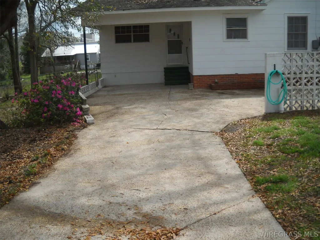 275 White Avenue Ozark AL 36360