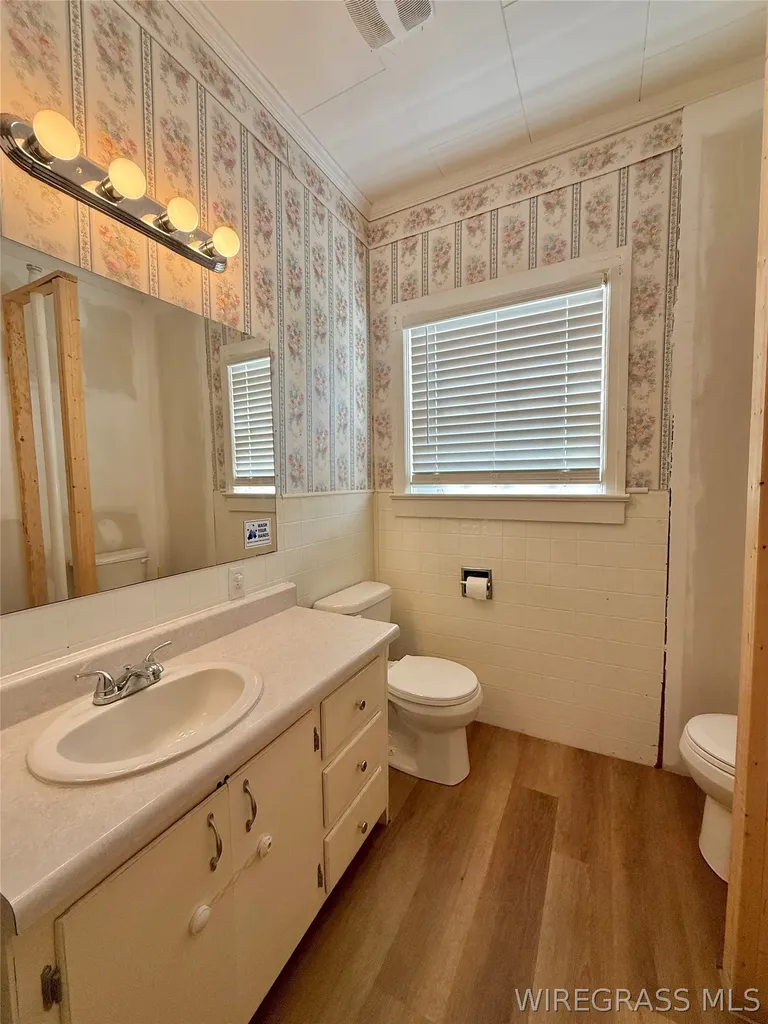 209 W Main Street Hartford AL 36344