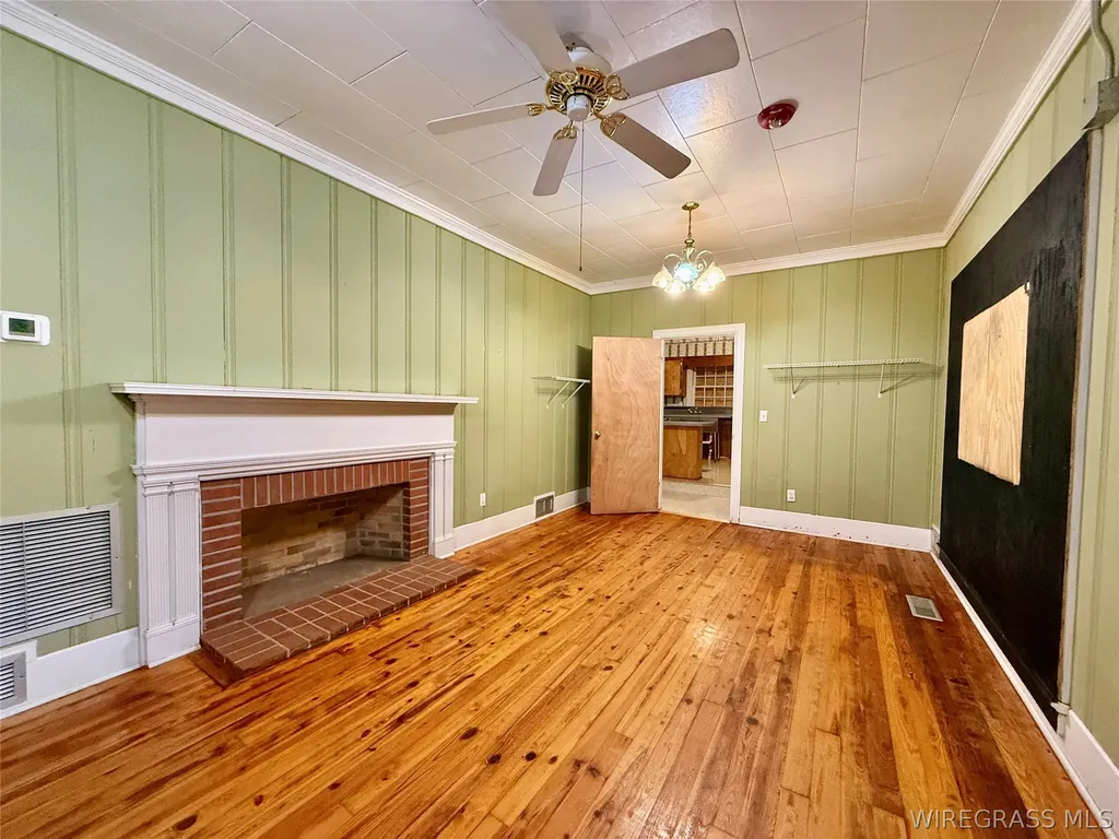 209 W Main Street Hartford AL 36344