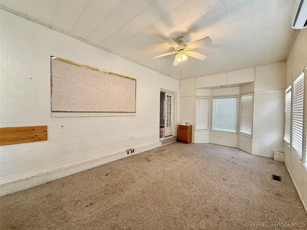 209 W Main Street Hartford AL 36344