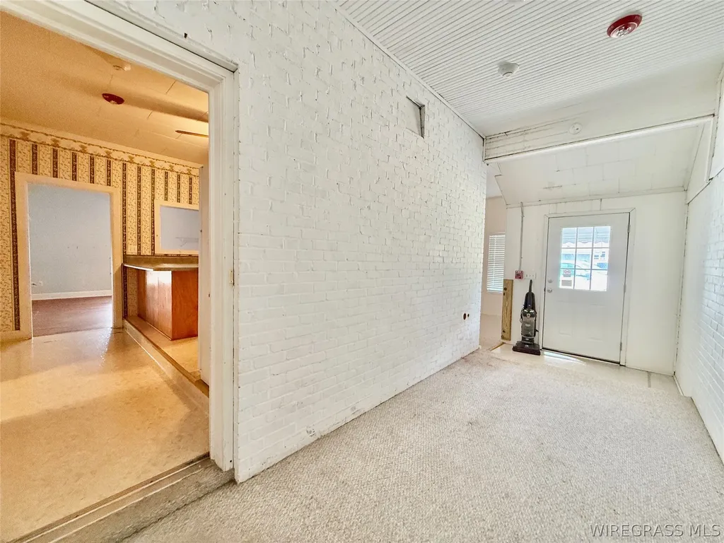 209 W Main Street Hartford AL 36344