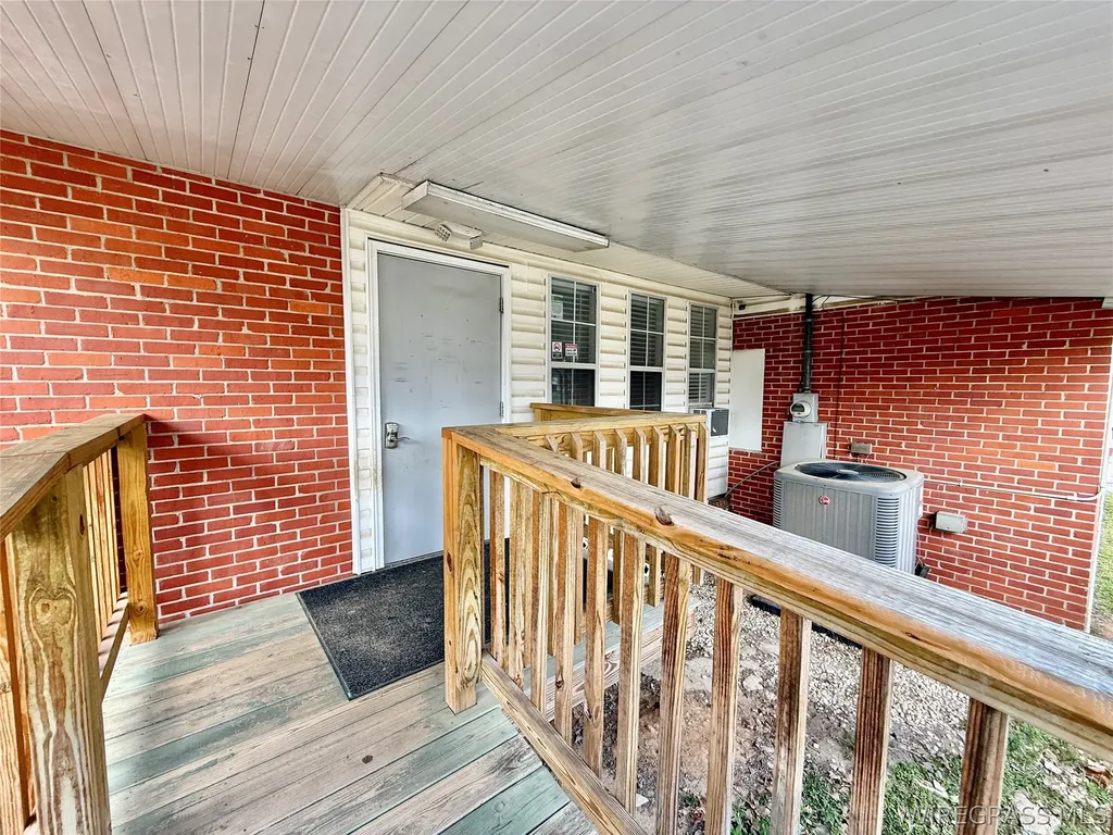 209 W Main Street Hartford AL 36344