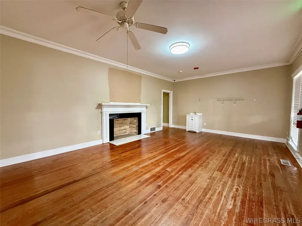 209 W Main Street Hartford AL 36344