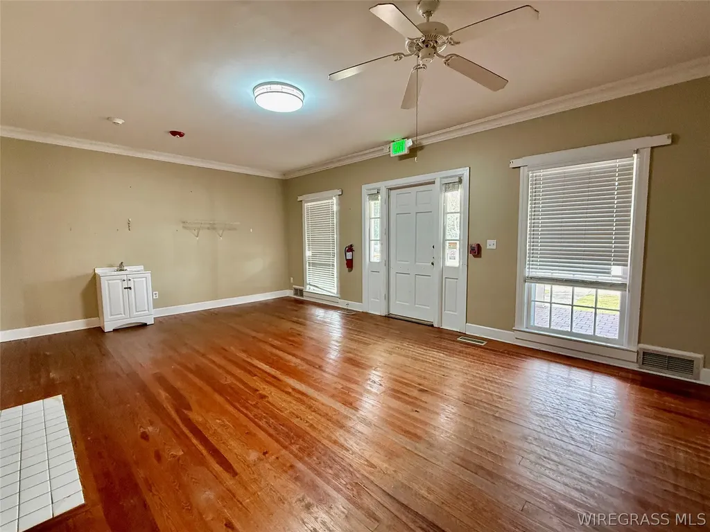 209 W Main Street Hartford AL 36344