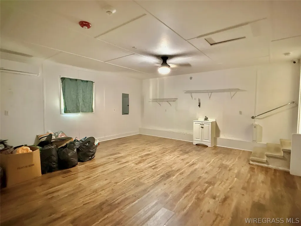 209 W Main Street Hartford AL 36344