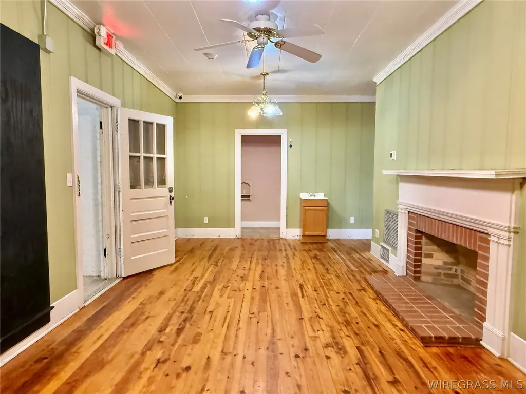 209 W Main Street Hartford AL 36344