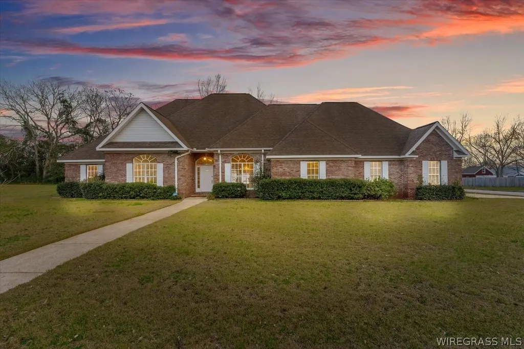 1101 Whitfield Avenue Dothan AL 36305