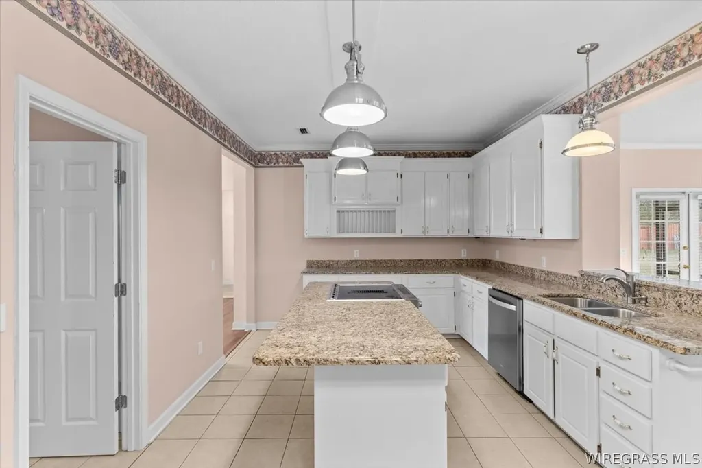 1101 Whitfield Avenue Dothan AL 36305
