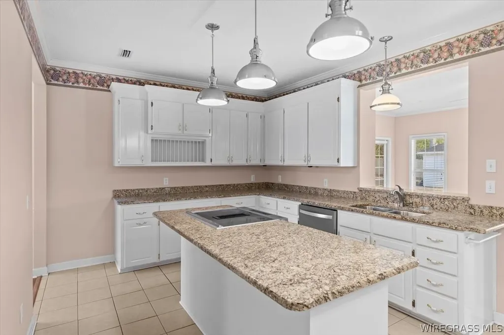 1101 Whitfield Avenue Dothan AL 36305