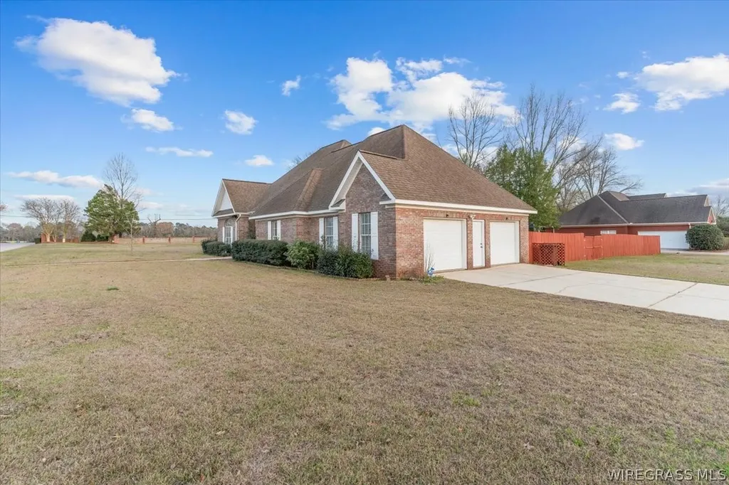 1101 Whitfield Avenue Dothan AL 36305