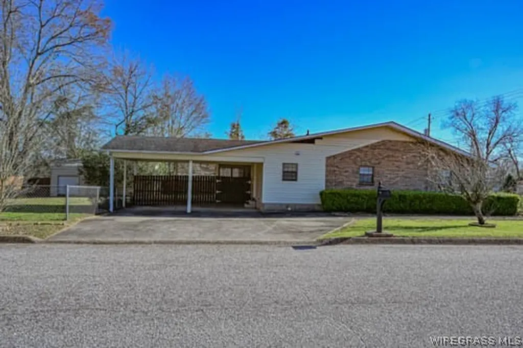 928 E Lee Street Enterprise AL 36330