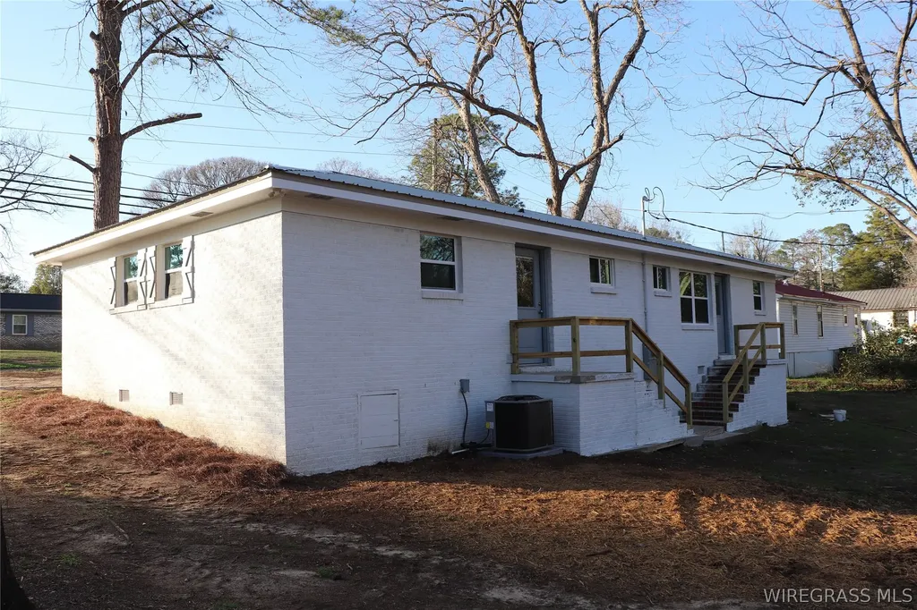 136 Dauphin Street Enterprise AL 36330
