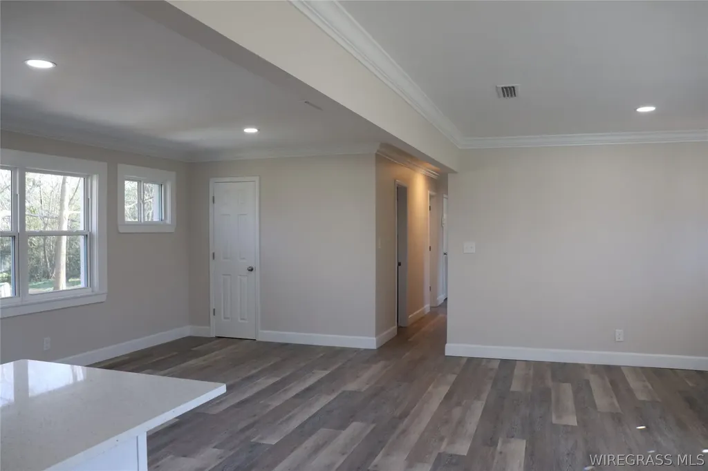 136 Dauphin Street Enterprise AL 36330