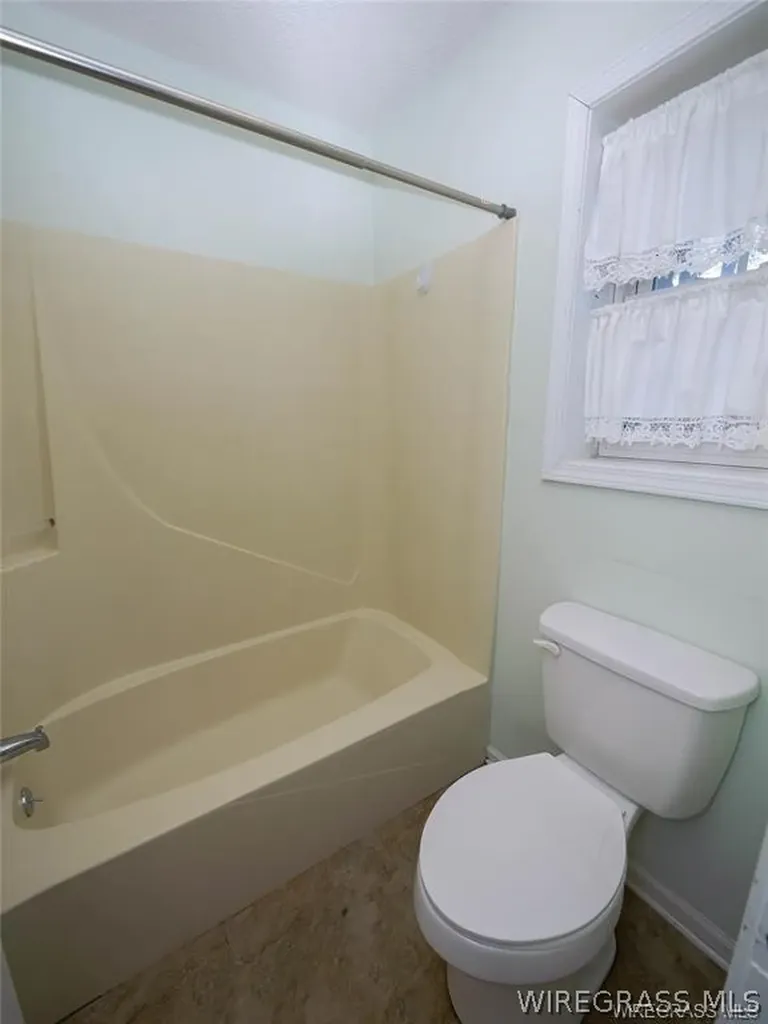 112 Courtland Drive Enterprise AL 36330