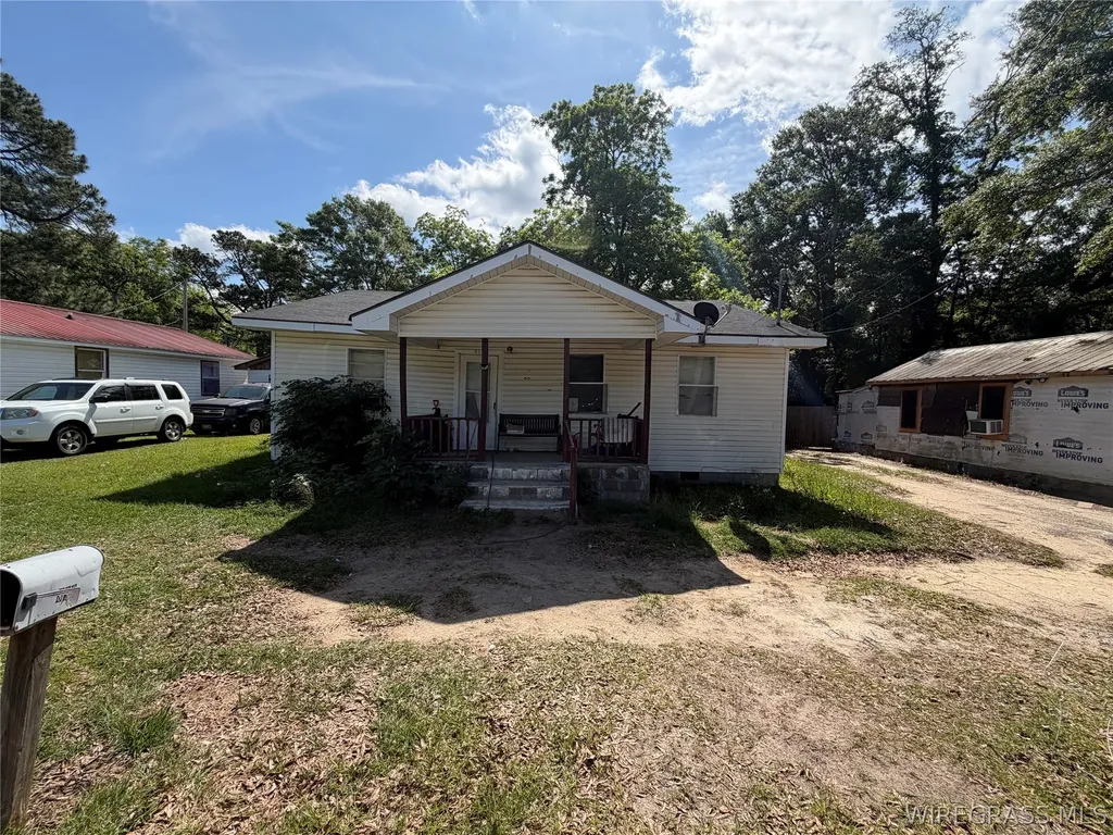 818 Bayshore Avenue Dothan AL 36303
