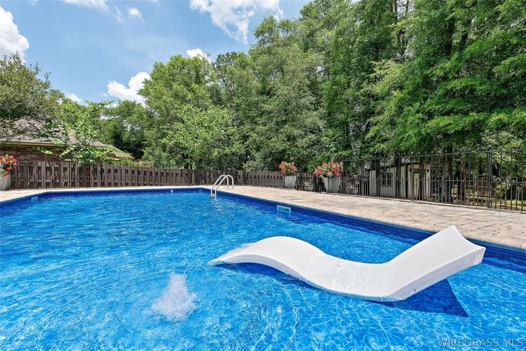 105 Gary Court Dothan AL 36303