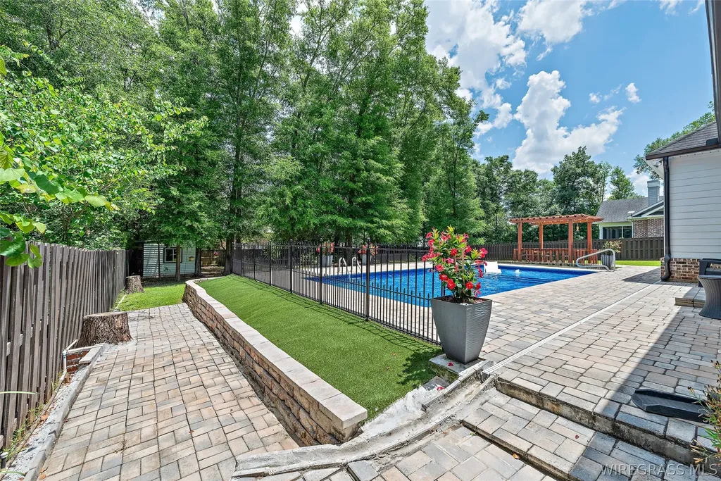 105 Gary Court Dothan AL 36303