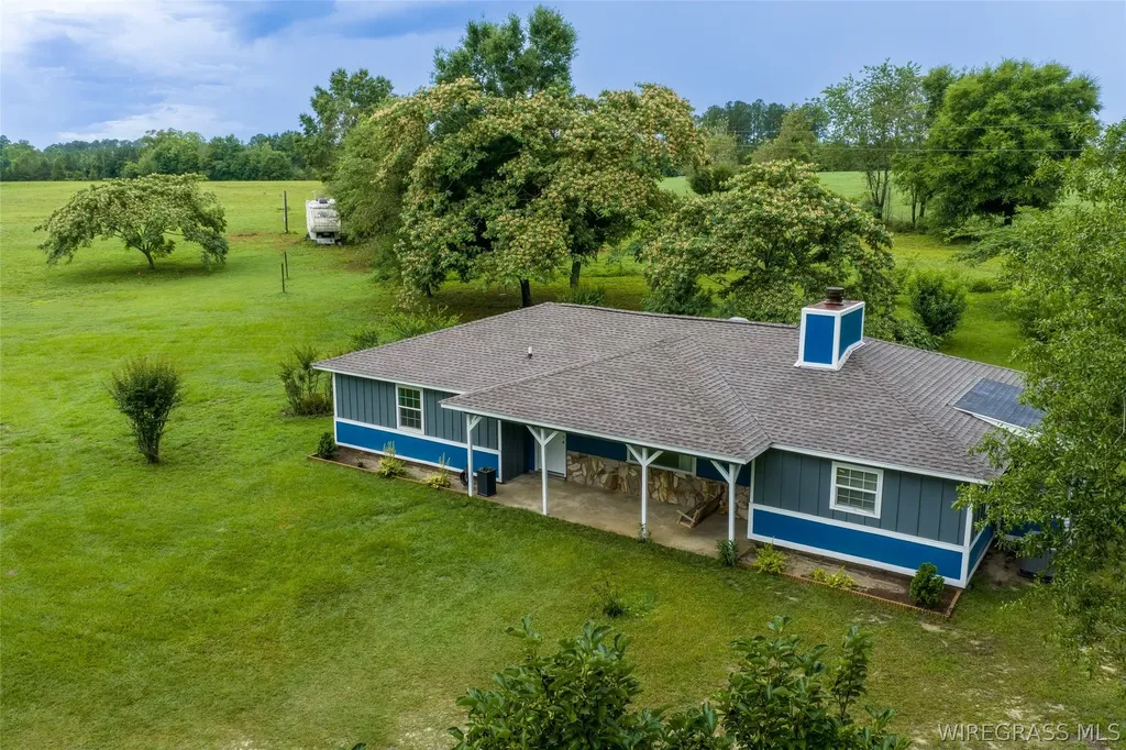7727 S Highway 167 Hartford AL 36344
