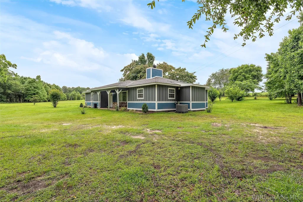 7727 S Highway 167 Hartford AL 36344