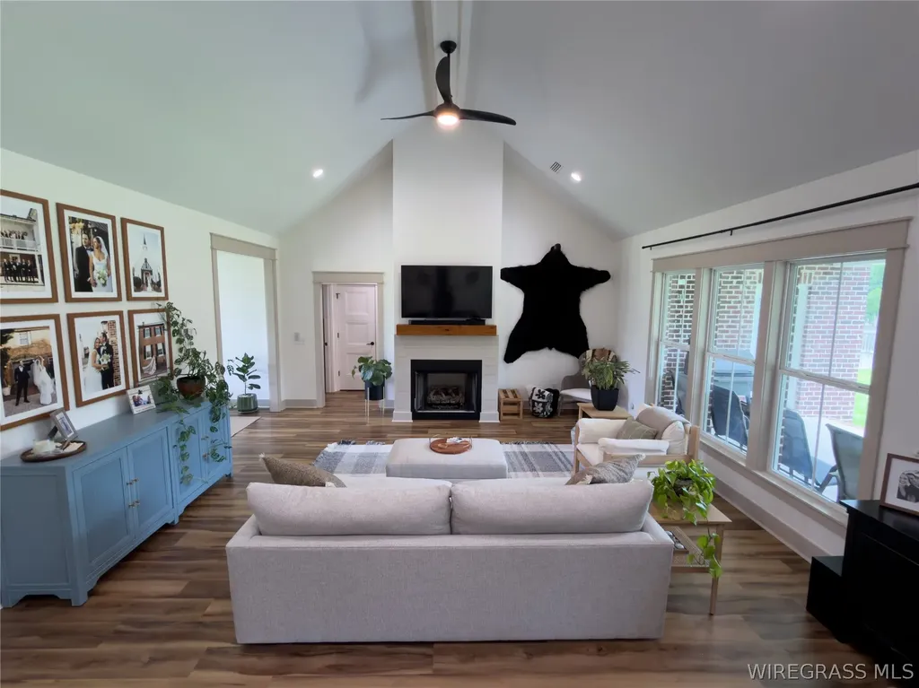332 Lakes Drive Enterprise AL 36330