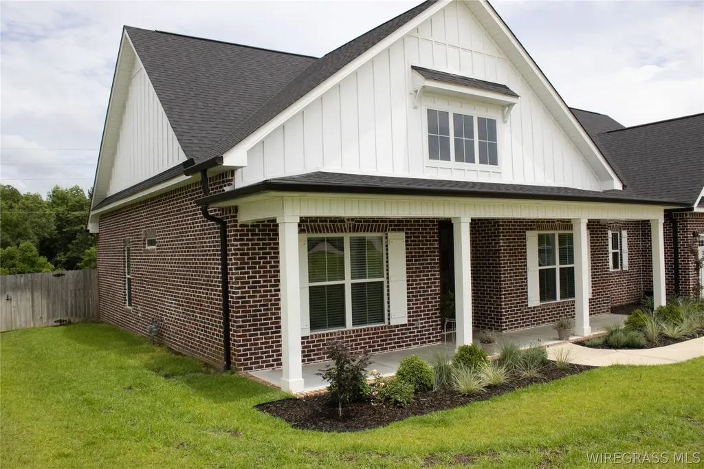 332 Lakes Drive Enterprise AL 36330