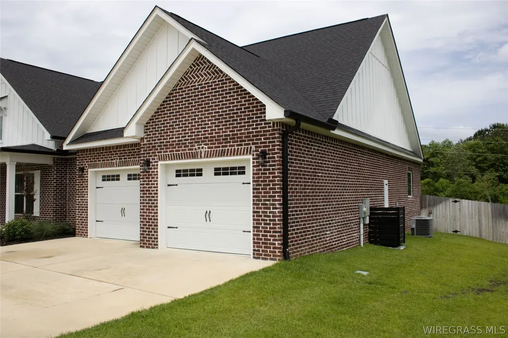 332 Lakes Drive Enterprise AL 36330