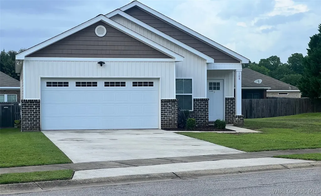 108 Heyward Drive Dothan AL 36303
