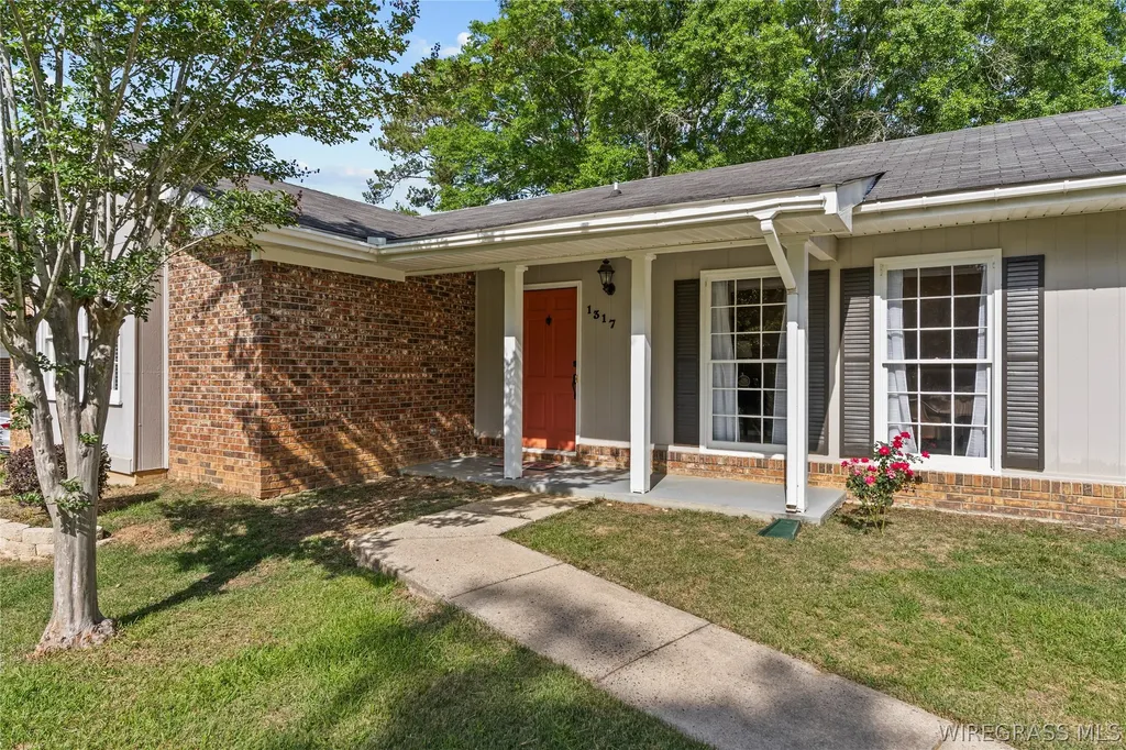 1317 Cambridge Road Dothan AL 36305