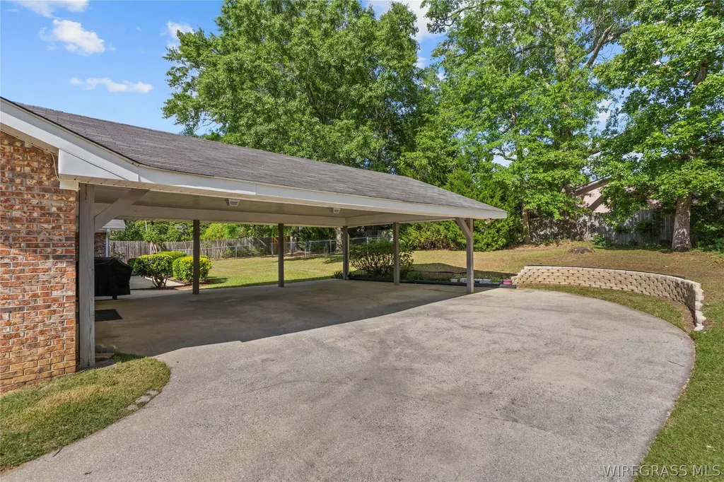 1317 Cambridge Road Dothan AL 36305