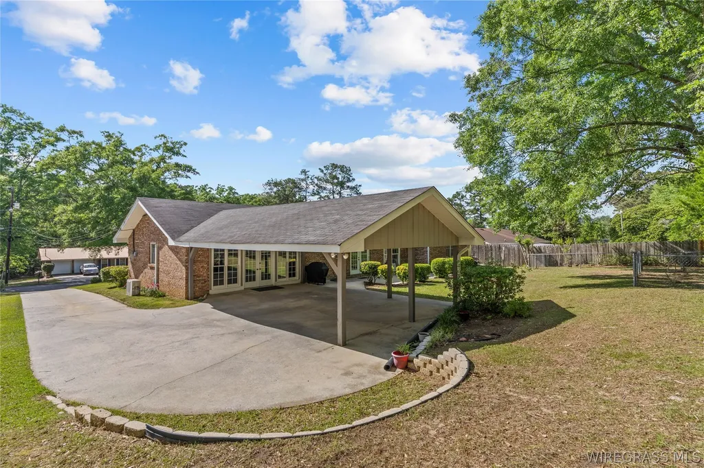 1317 Cambridge Road Dothan AL 36305