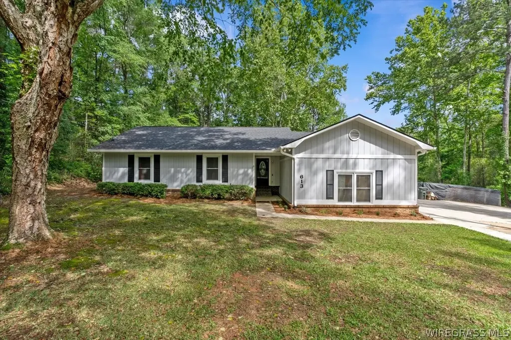 613 Chickasaw Road Enterprise AL 36330