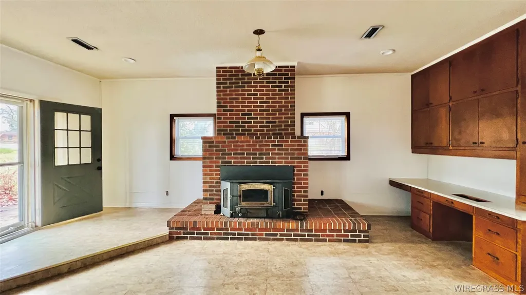 225 Lowe Drive Enterprise AL 36330