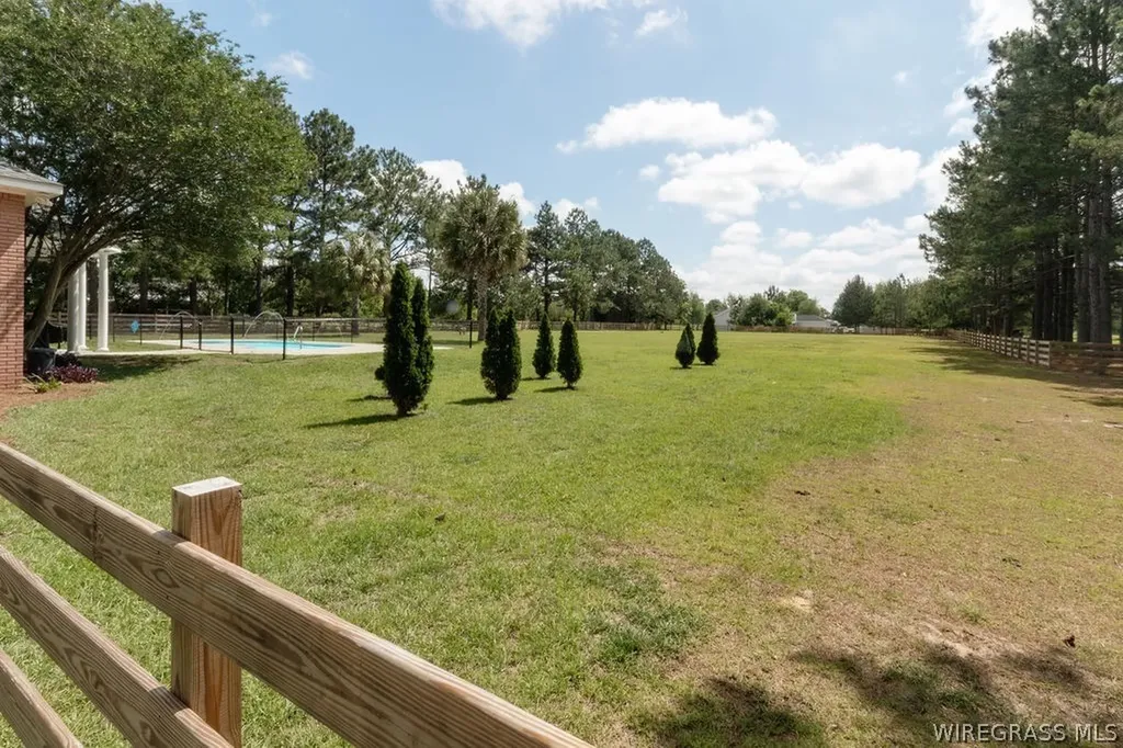 74 Deal Road Newton AL 36352