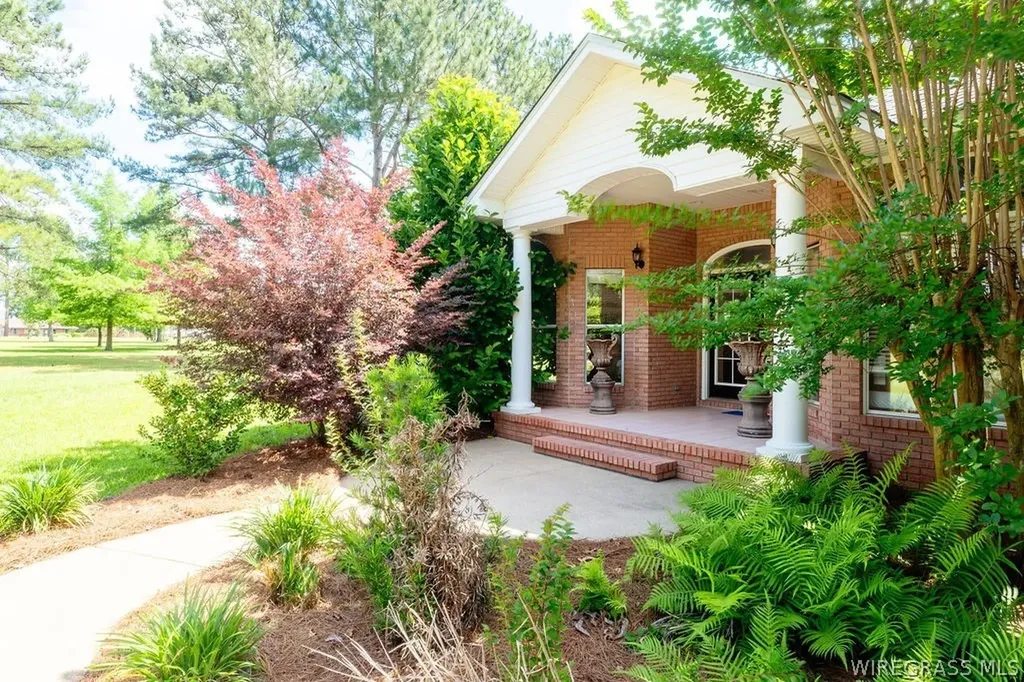 74 Deal Road Newton AL 36352