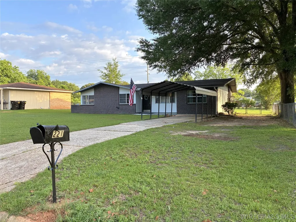 221 Plaza Drive Daleville AL 36322