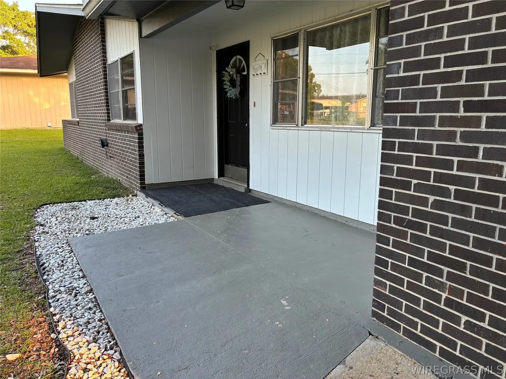 221 Plaza Drive Daleville AL 36322