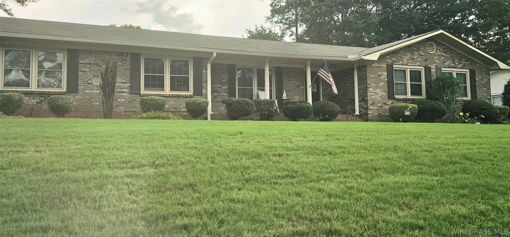 209 E Hickory Bend Road Enterprise AL 36330