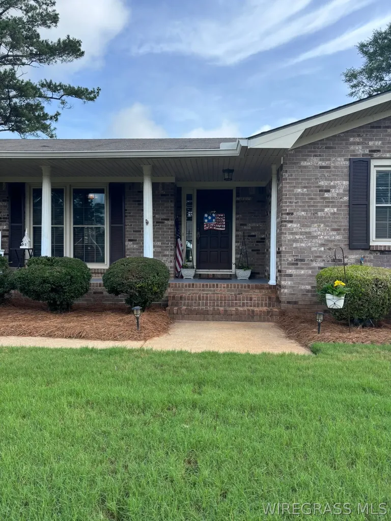 209 E Hickory Bend Road Enterprise AL 36330
