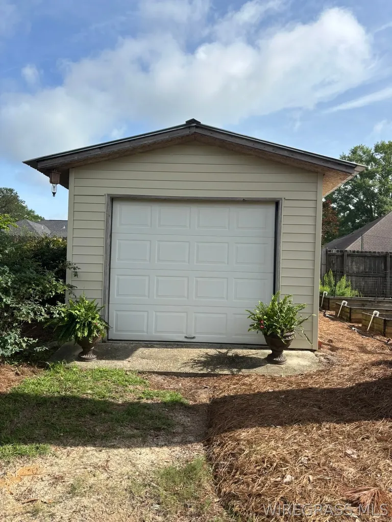 209 E Hickory Bend Road Enterprise AL 36330