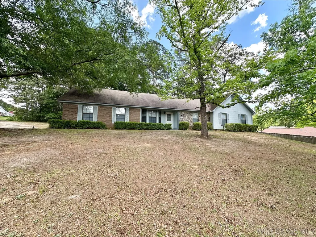 180 Grandview Street Ozark AL 36360